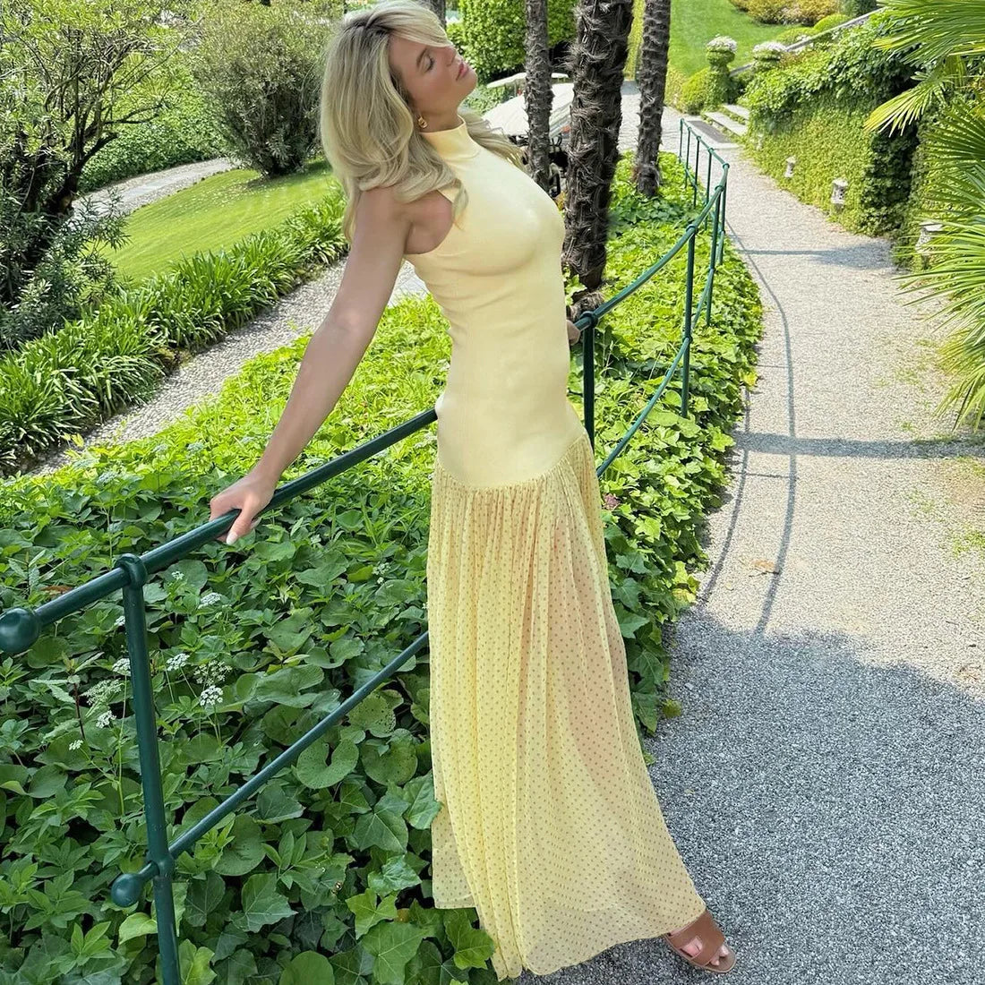 Dignified High Waist Slim Fit A-line Dress 2025 Temperament Sleeveless Pleated Dress Women Mesh Polka Dot Printed Holiday Dress