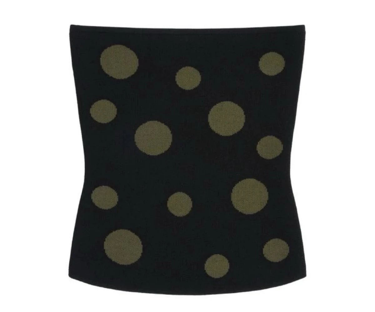 Tank black knitted tube top with green polka dot jacquard top Low waist green mini skirt with hollow jacquard
